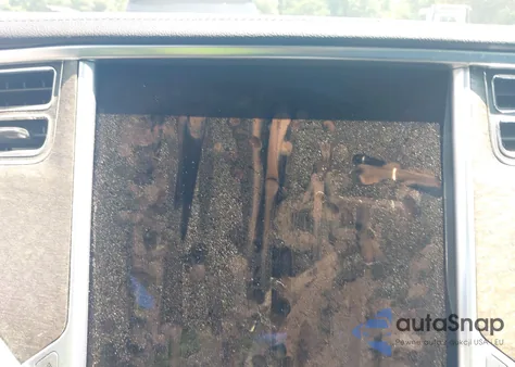 2013 Tesla Model S из США, поврежденный, VIN 5YJSA1AG5DFP09747